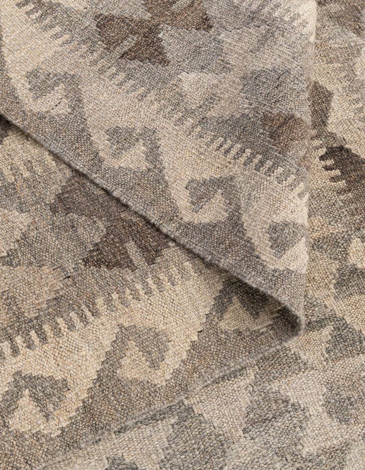 Detail image of 3' 11 x 6'  Hand Woven Kilim Maymana Wool Rug