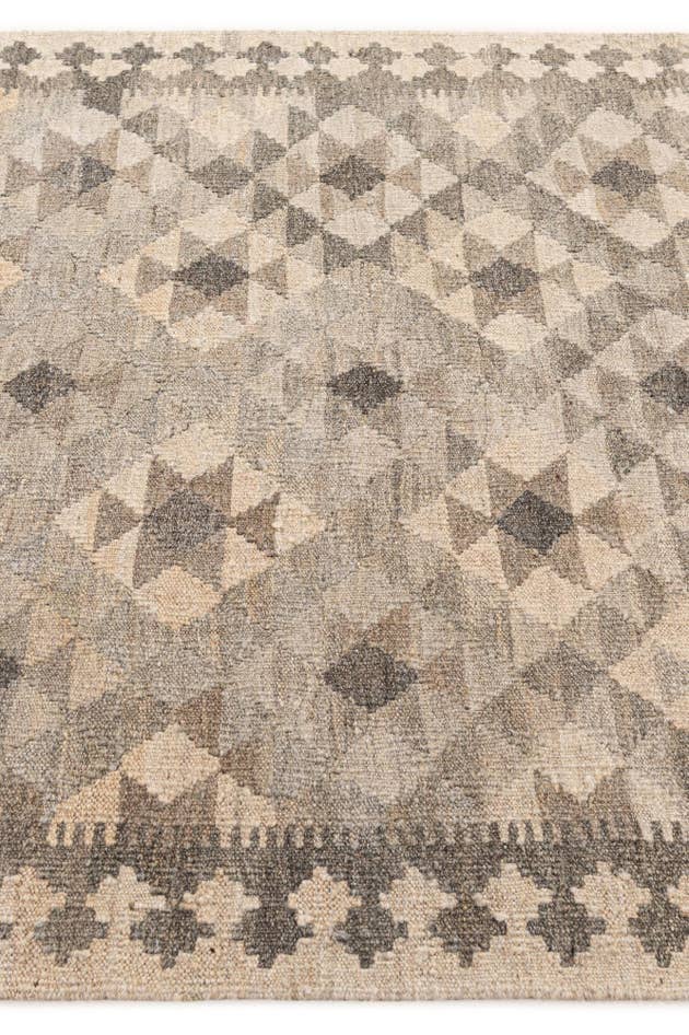 Detail image of 4' x 5' 11 Hand Woven Kilim Maymana Wool Rug