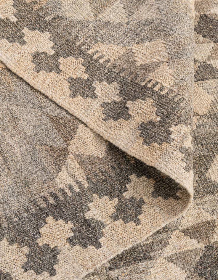 Detail image of 4' x 5' 11  Hand Woven Kilim Maymana Wool Rug