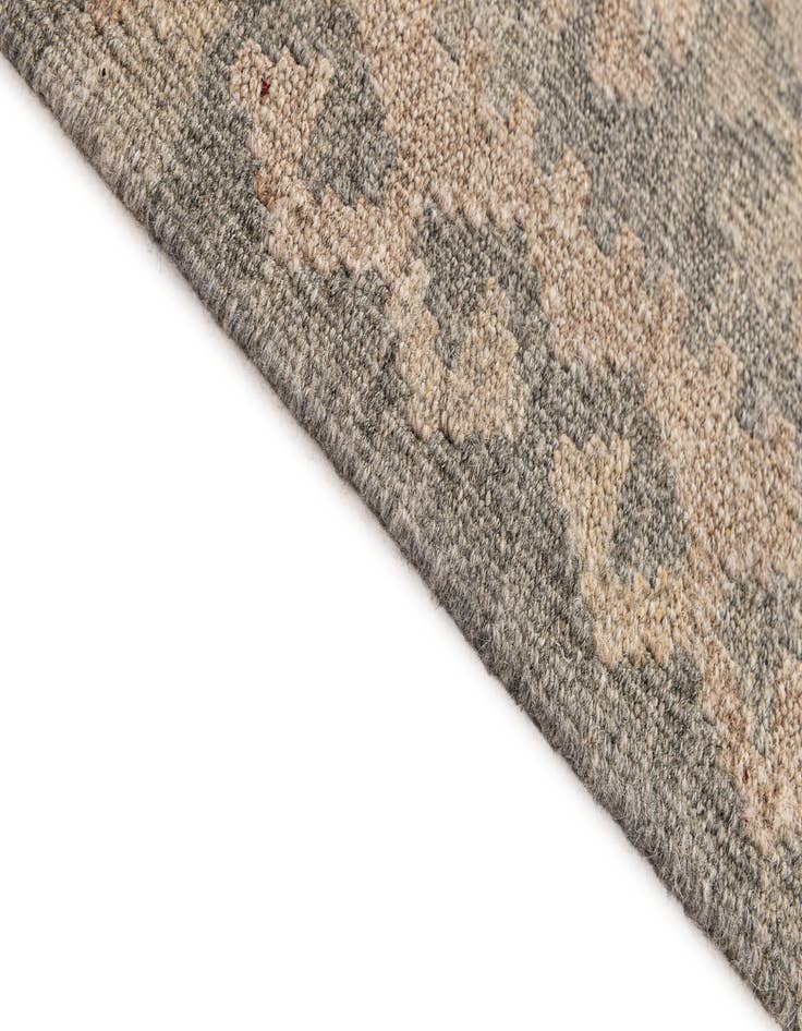 Detail image of 4' x 5' 11  Hand Woven Kilim Maymana Wool Rug