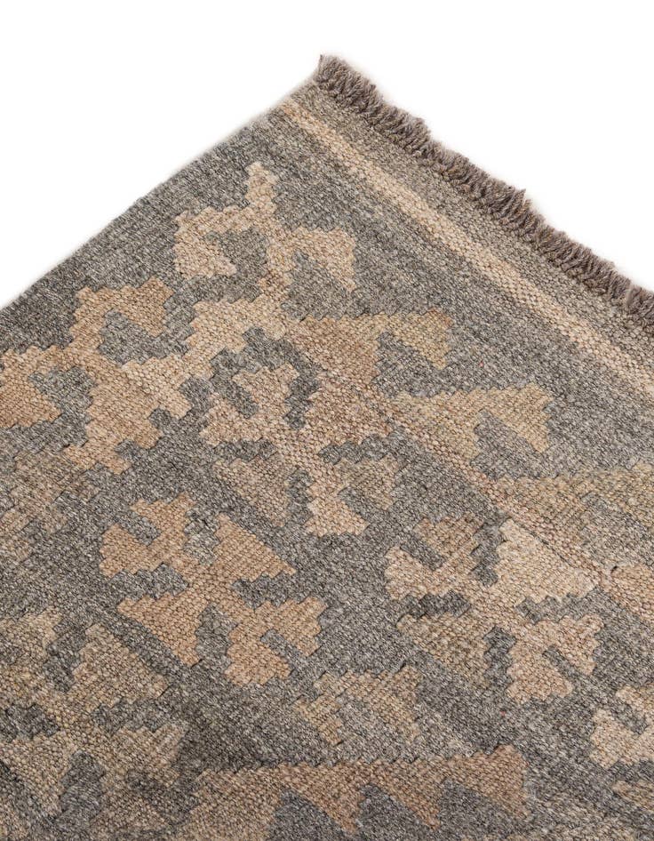 Detail image of 4' x 5' 11  Hand Woven Kilim Maymana Wool Rug