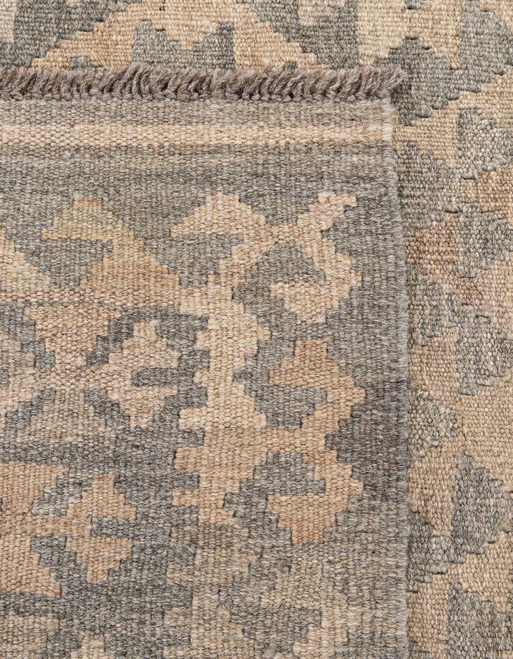 Detail image of 4' x 5' 11  Hand Woven Kilim Maymana Wool Rug