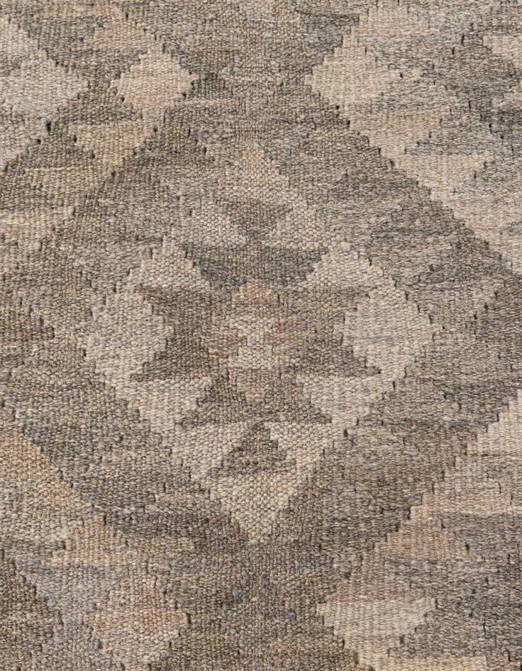 Detail image of 4' x 6'  Hand Woven Kilim Maymana Wool Rug