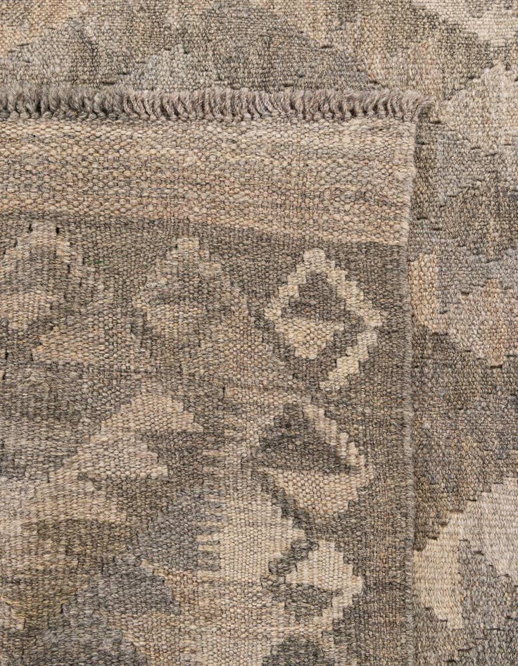 Detail image of 4' x 6'  Hand Woven Kilim Maymana Wool Rug