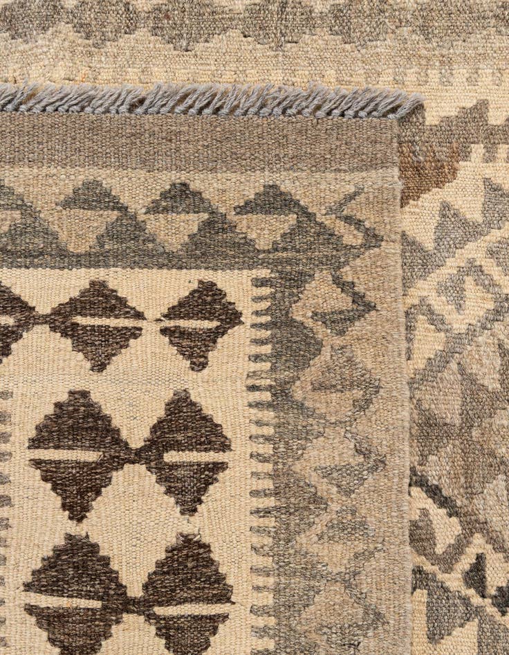 Detail image of 3' 11 x 6' 3  Hand Woven Kilim Maymana Wool Rug