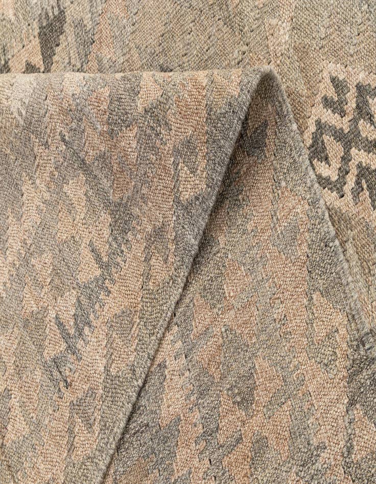 Detail image of 4' x 6' 4  Hand Woven Kilim Maymana Wool Rug