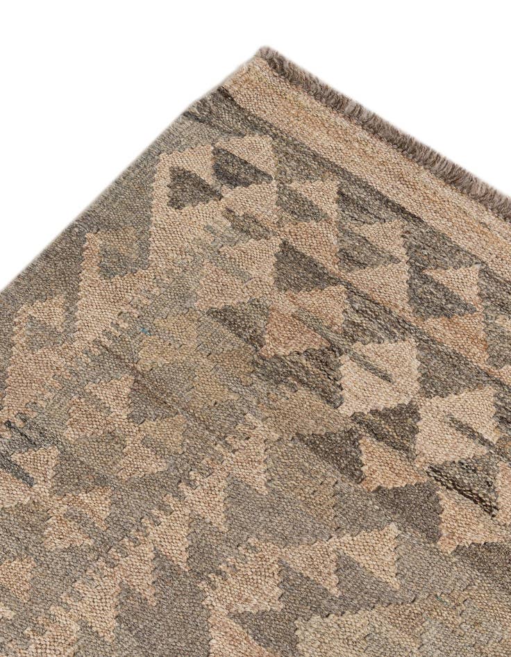 Detail image of 4' x 6' 4  Hand Woven Kilim Maymana Wool Rug