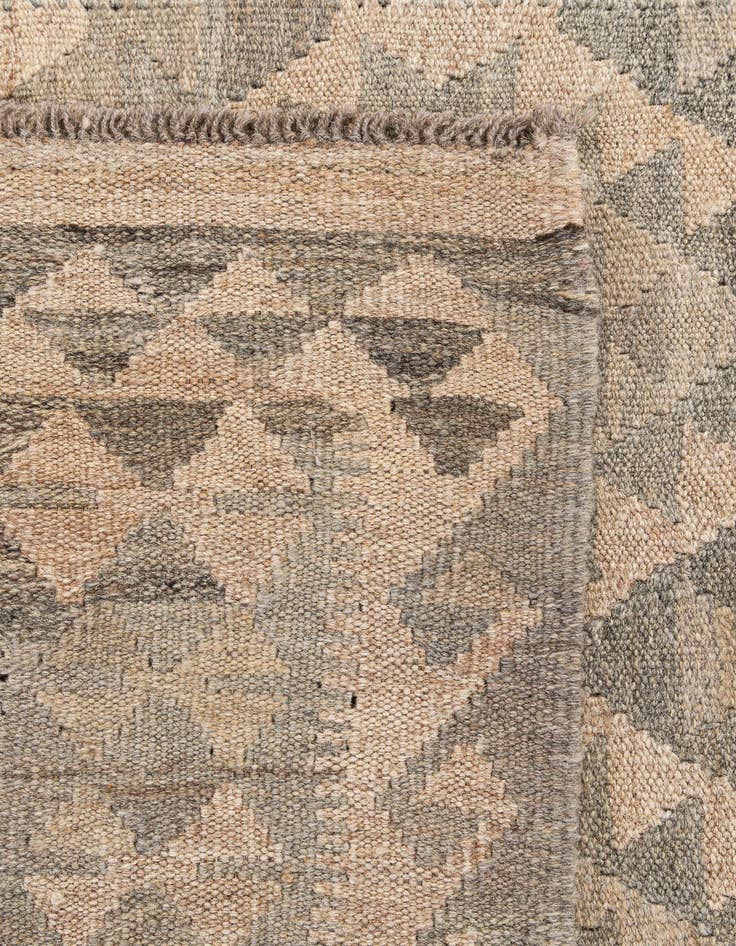 Detail image of 4' x 6' 4  Hand Woven Kilim Maymana Wool Rug