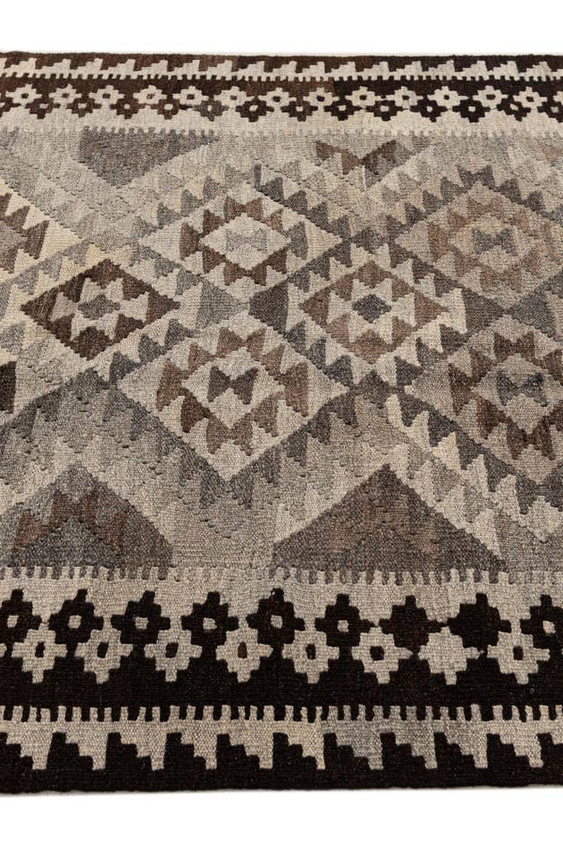 Detail image of 3' 10 x 6' 3 Hand Woven Kilim Maymana Wool Rug