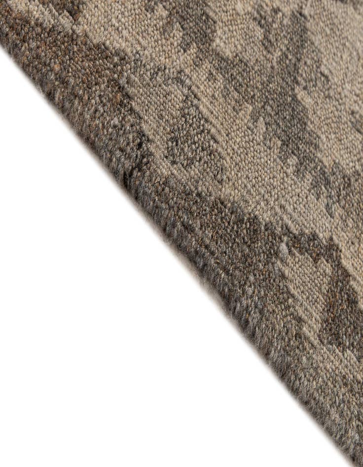 Detail image of 4' 2 x 6' 2  Hand Woven Kilim Maymana Wool Rug