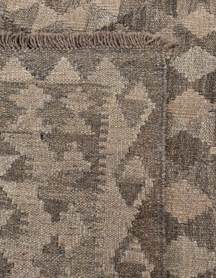 Detail image of 4' 2 x 6' 2  Hand Woven Kilim Maymana Wool Rug
