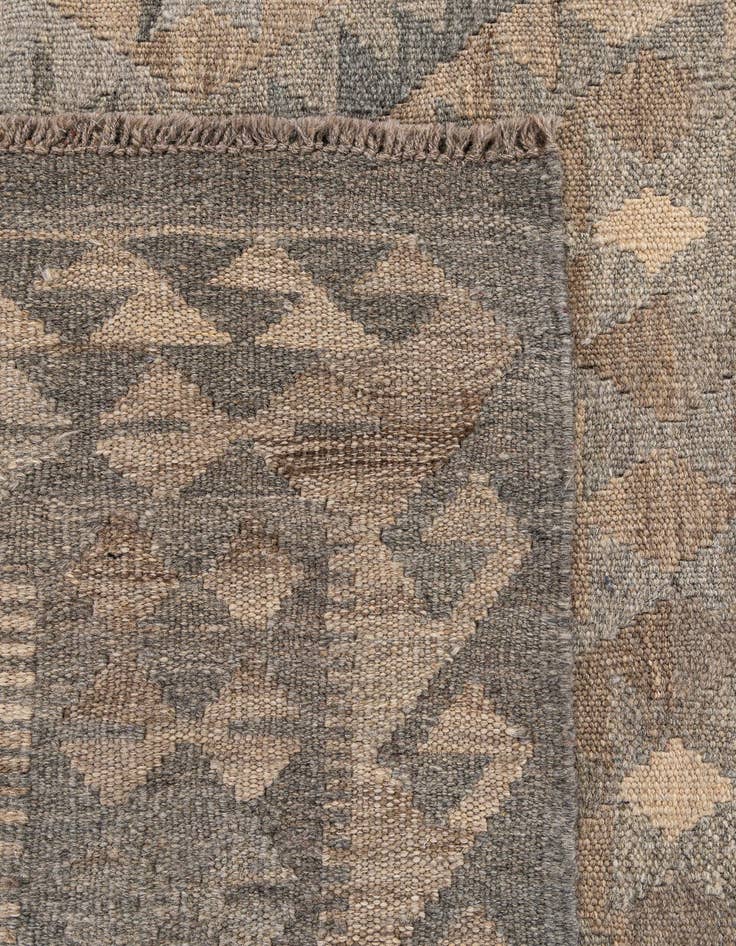 Detail image of 4' x 6' 6  Hand Woven Kilim Maymana Wool Rug
