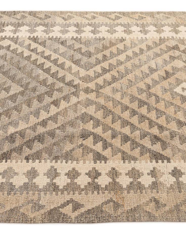 Detail image of 4' 1 x 6' 4  Hand Woven Kilim Maymana Wool Rug
