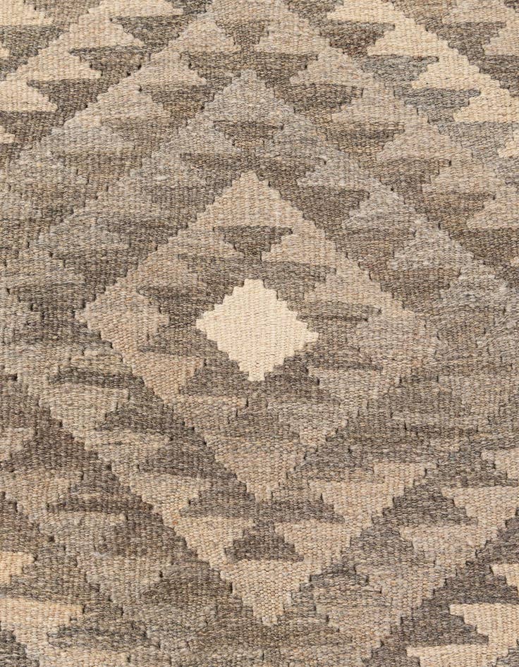 Detail image of 4' 1 x 6' 4  Hand Woven Kilim Maymana Wool Rug
