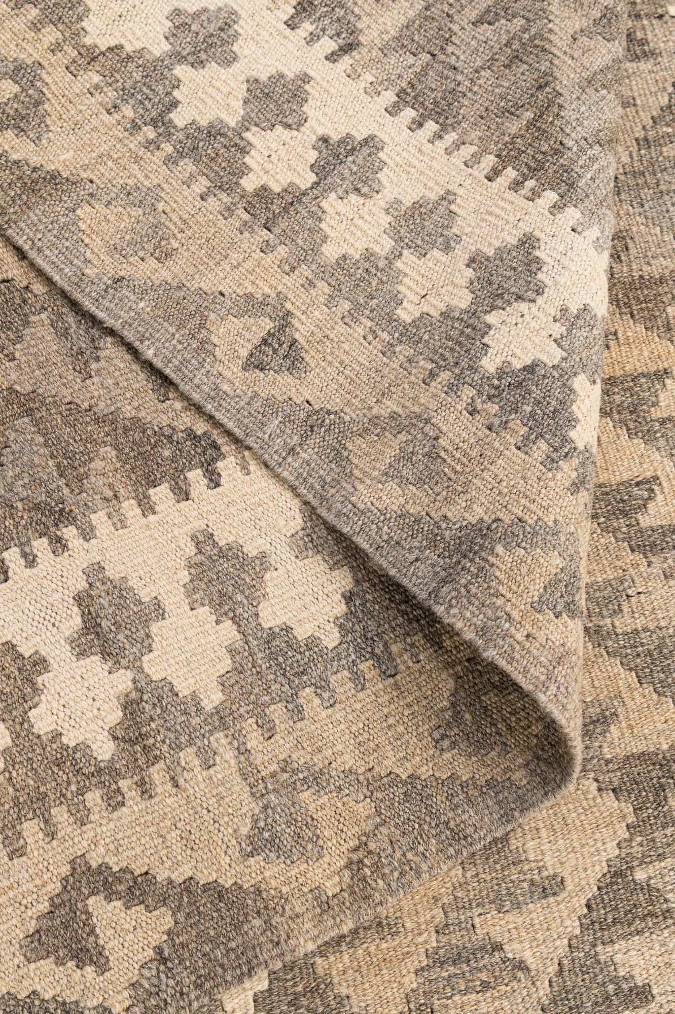 4' 1 x 6' 4 Hand Woven Kilim Maymana Wool Rug