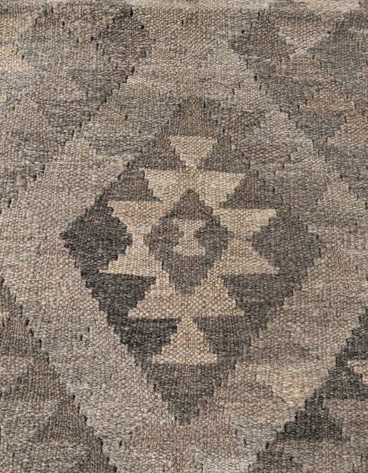 Detail image of 4' 1 x 6' 3  Hand Woven Kilim Maymana Wool Rug