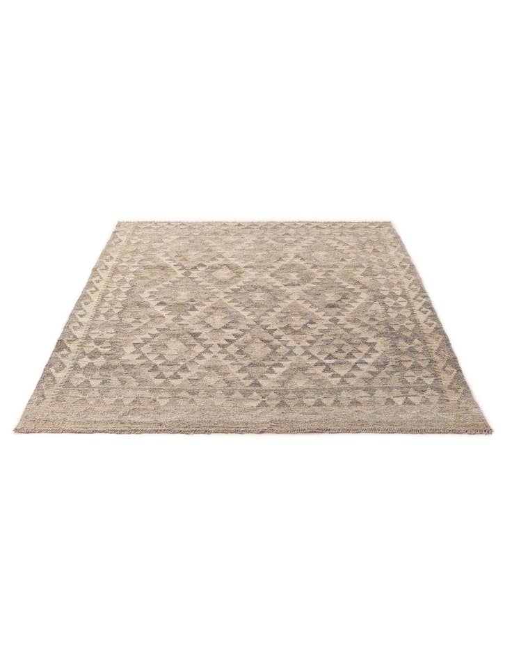 Detail image of 4' 3 x 5' 8 Hand Woven Kilim Maymana Wool Rug