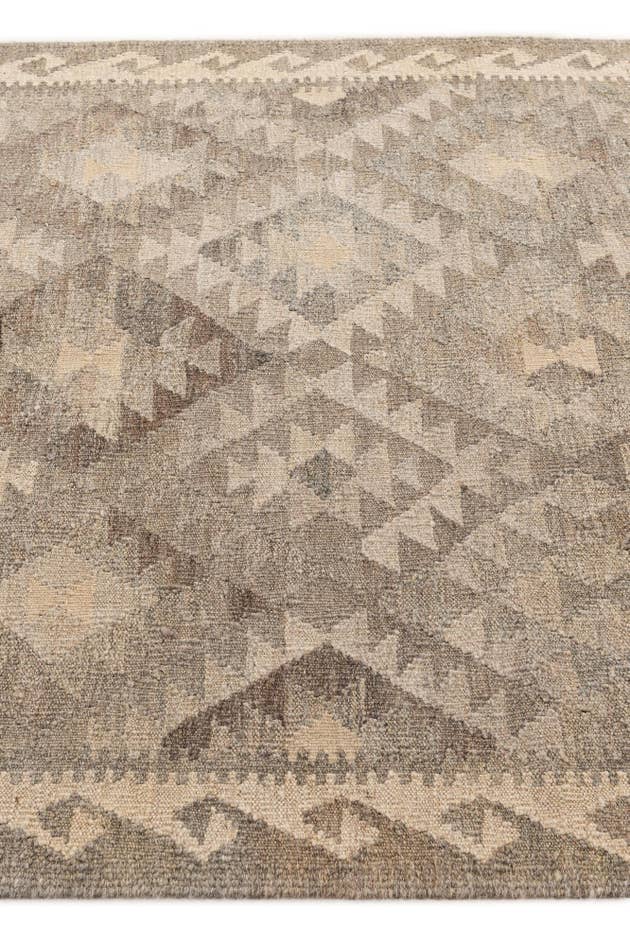 Detail image of 4' 3 x 5' 8 Hand Woven Kilim Maymana Wool Rug