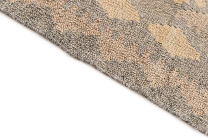 4' 3 x 5' 9 Hand Woven Kilim Maymana Wool Rug