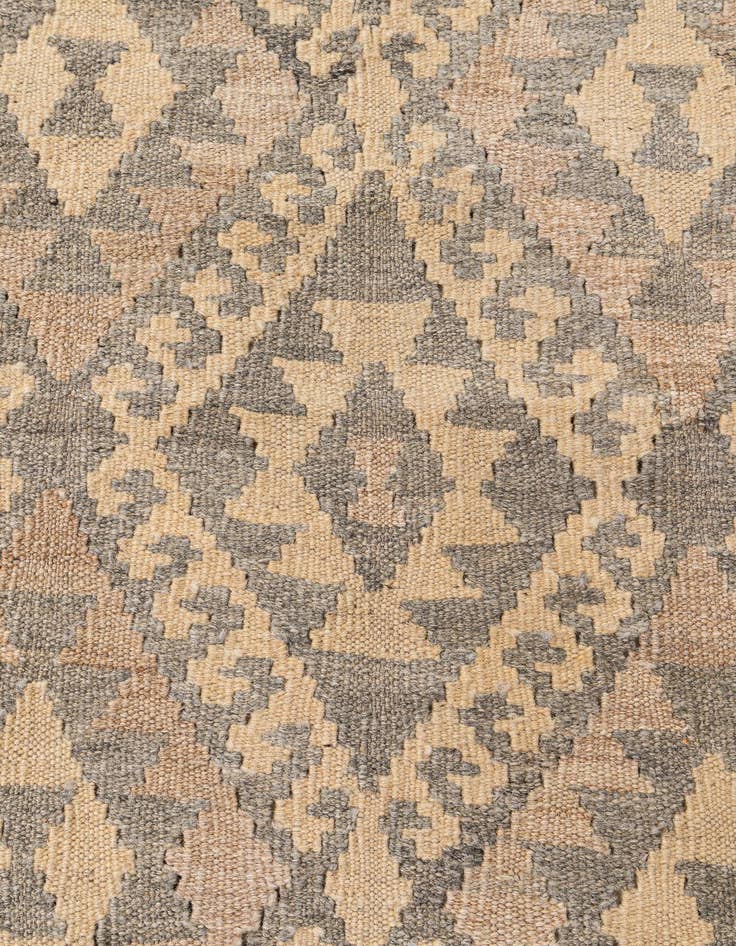 Detail image of 4' 3 x 5' 9  Hand Woven Kilim Maymana Wool Rug