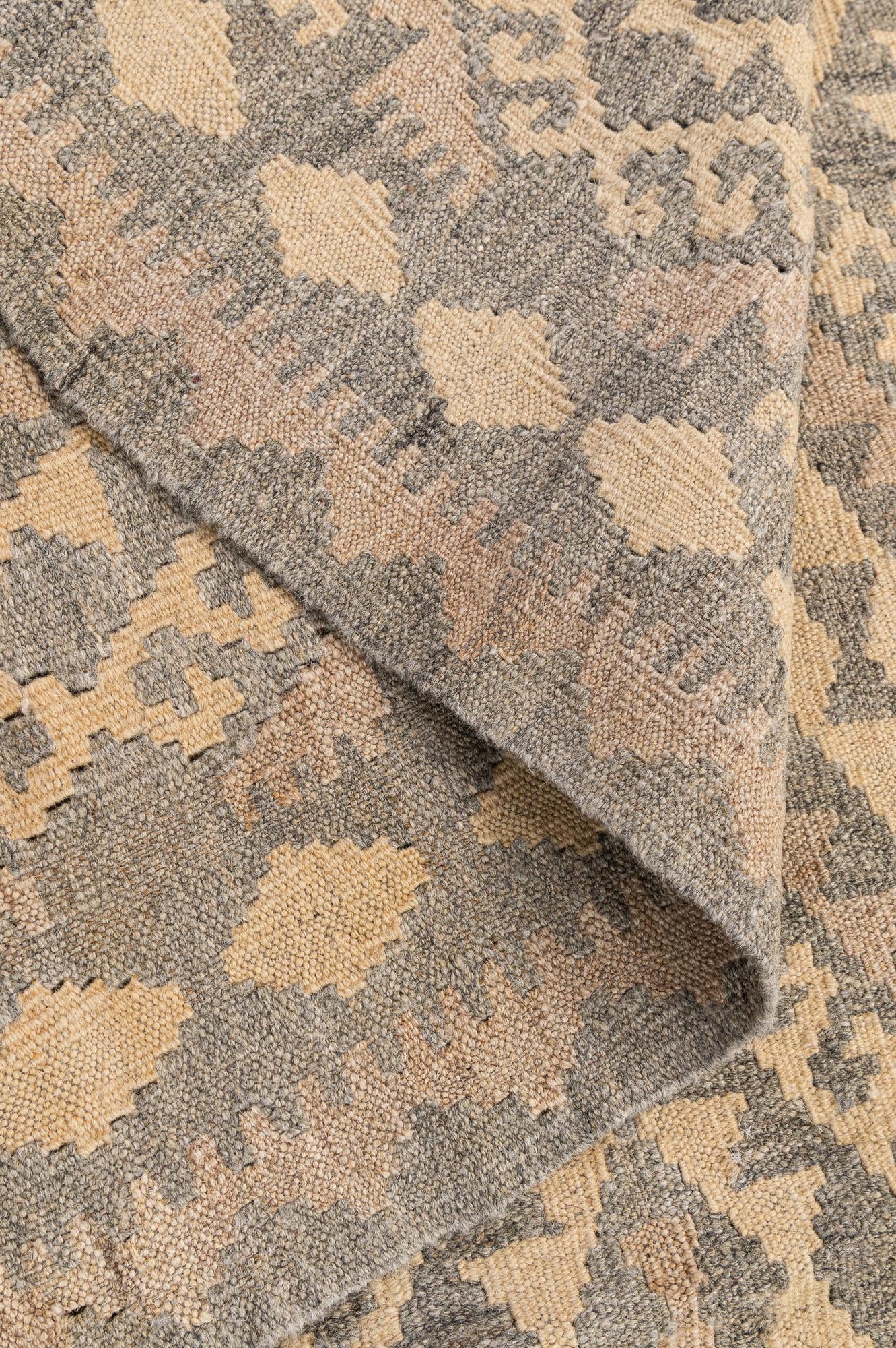 4' 3 x 5' 9 Hand Woven Kilim Maymana Wool Rug