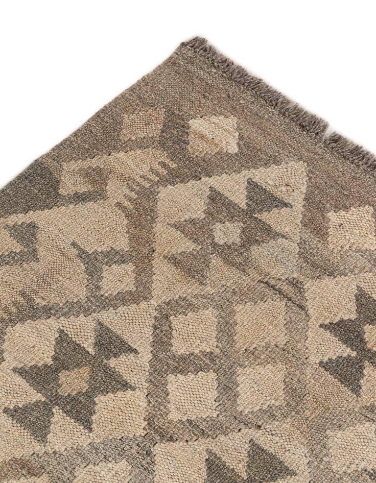 Detail image of 4' 3 x 6'  Hand Woven Kilim Maymana Wool Rug