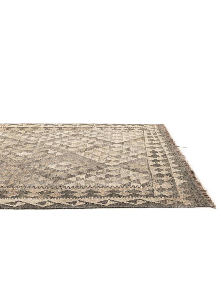 Detail image of 4' 2 x 6' Hand Woven Kilim Maymana Wool Rug