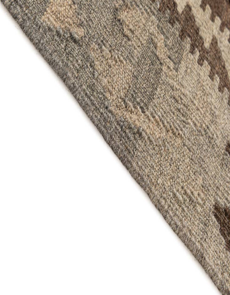 Detail image of 4' 2 x 5' 11  Hand Woven Kilim Maymana Wool Rug