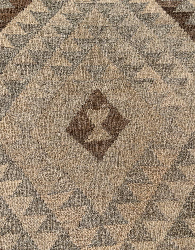 Detail image of 4' 2 x 5' 11  Hand Woven Kilim Maymana Wool Rug