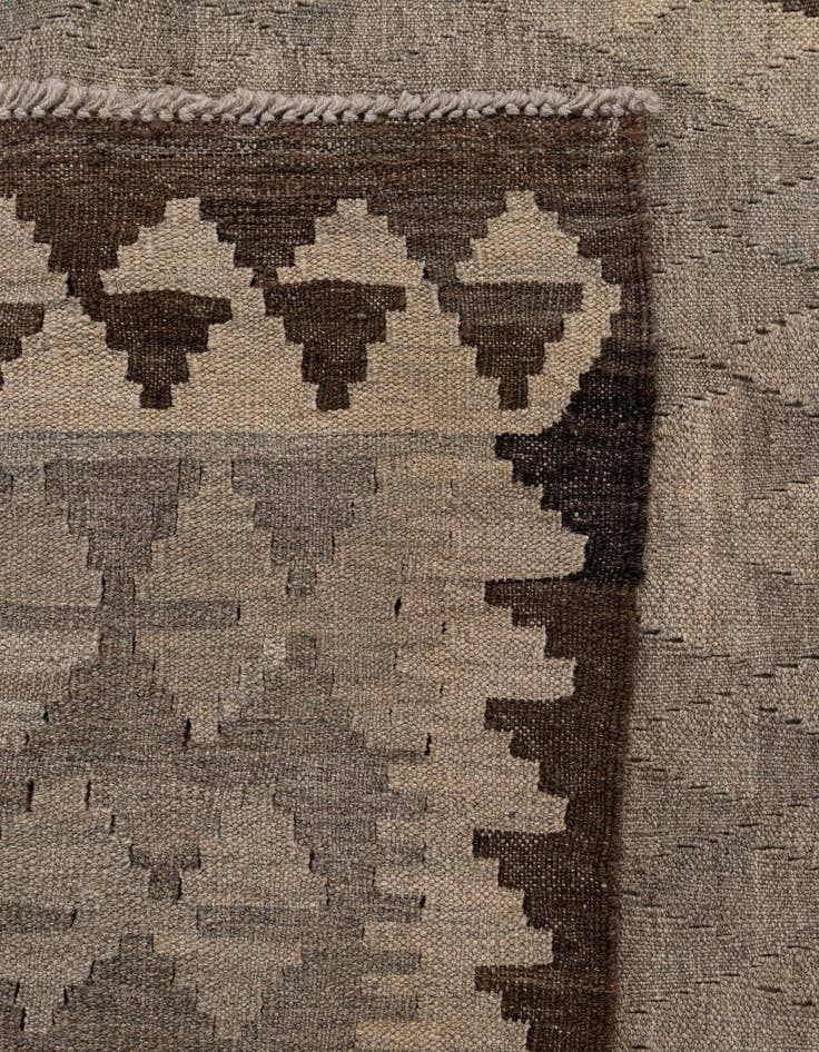 Detail image of 4' 4 x 6'  Hand Woven Kilim Maymana Wool Rug