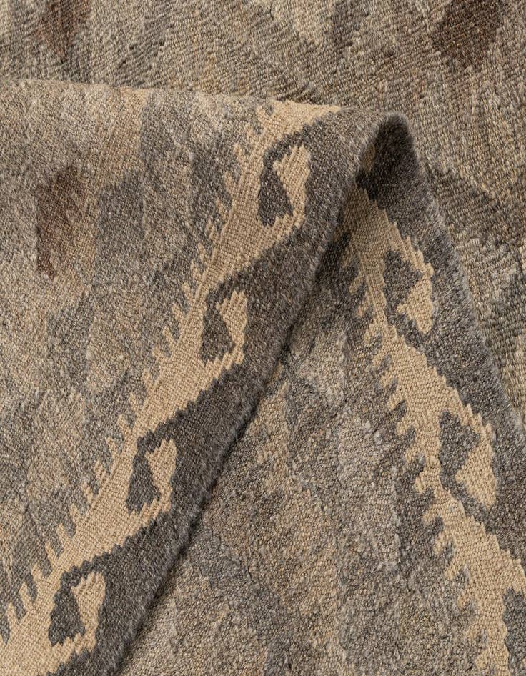 Detail image of 4' 2 x 6' 1  Hand Woven Kilim Maymana Wool Rug