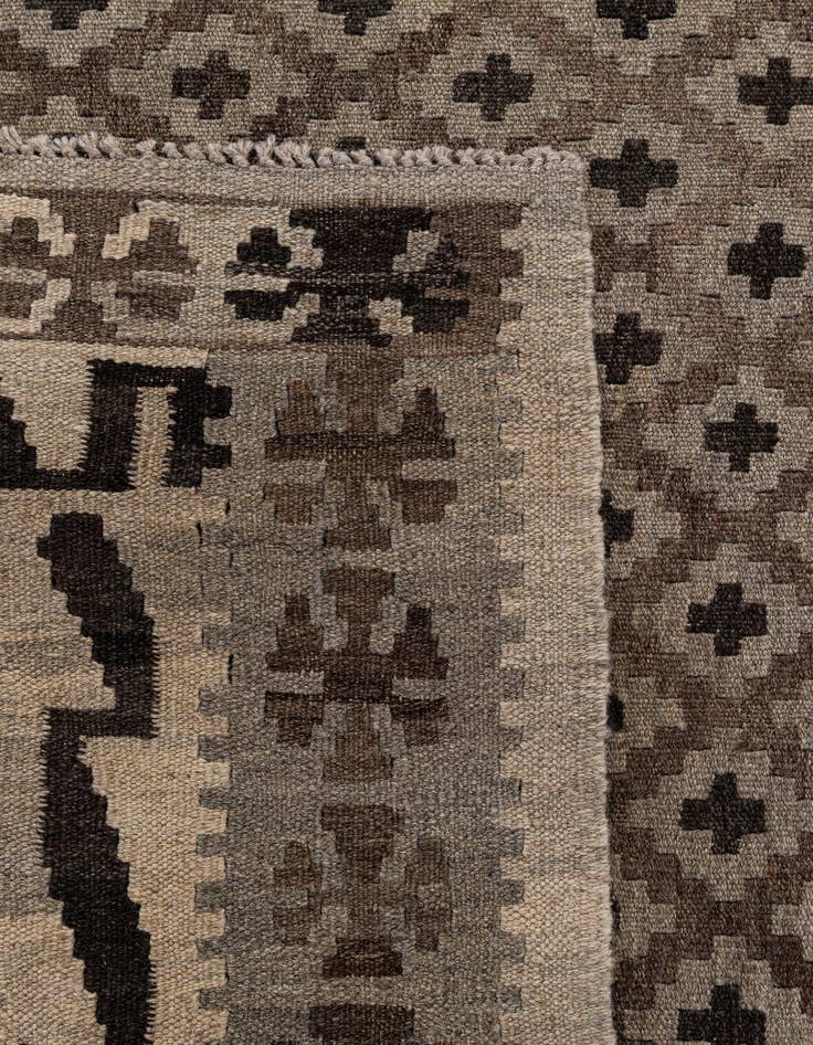 Detail image of 4' 3 x 5' 10  Hand Woven Kilim Maymana Wool Rug