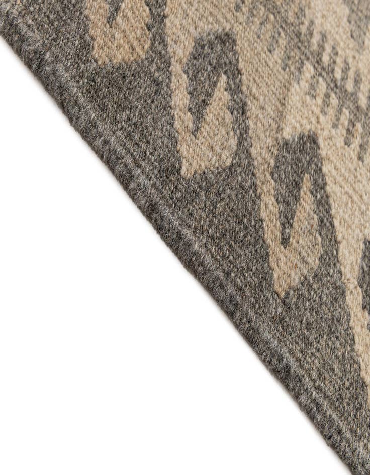Detail image of 4' 3 x 6'  Hand Woven Kilim Maymana Wool Rug