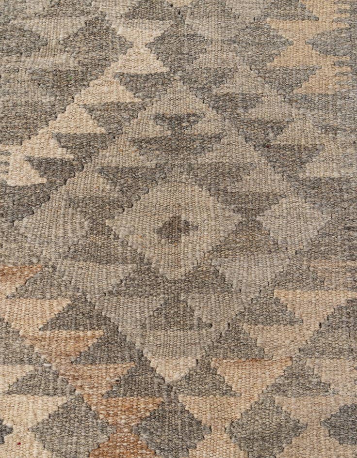 Detail image of 4' 3 x 6'  Hand Woven Kilim Maymana Wool Rug