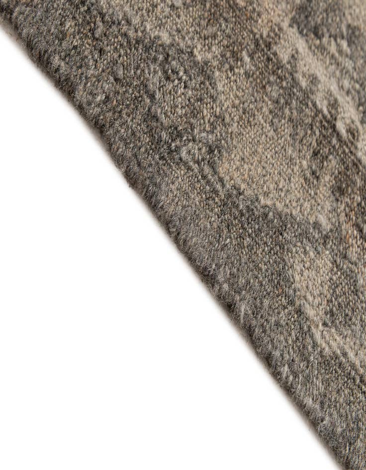 Detail image of 4' 2 x 6'  Hand Woven Kilim Maymana Wool Rug