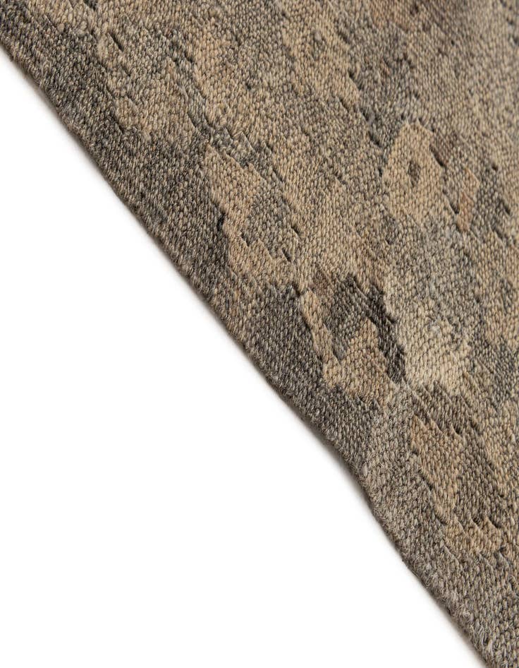 Detail image of 4' 2 x 6' 1  Hand Woven Kilim Maymana Wool Rug