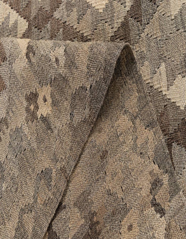 Detail image of 4' 2 x 6' 1  Hand Woven Kilim Maymana Wool Rug