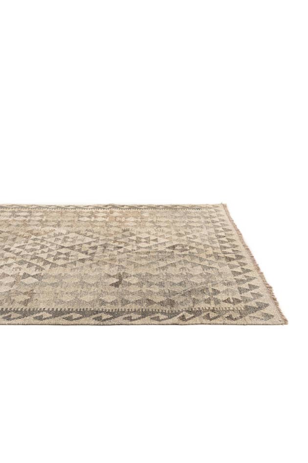 Detail image of 4' 1 x 6' 4 Hand Woven Kilim Maymana Wool Rug