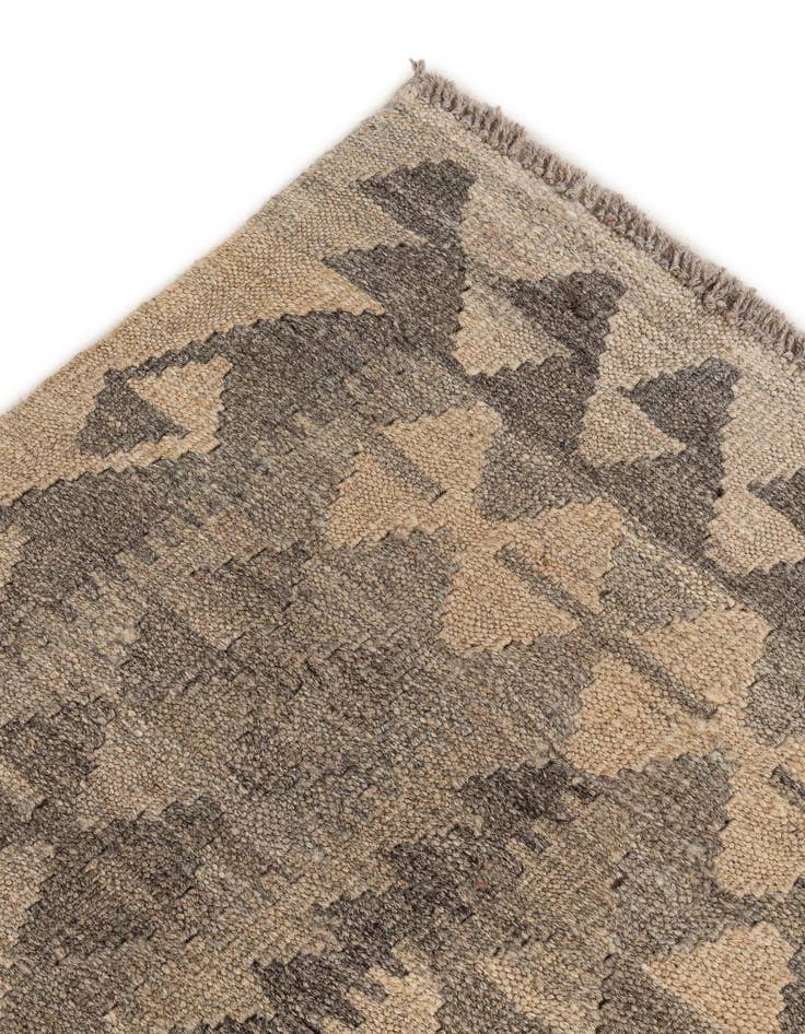 Detail image of 4' 1 x 6' 2  Hand Woven Kilim Maymana Wool Rug