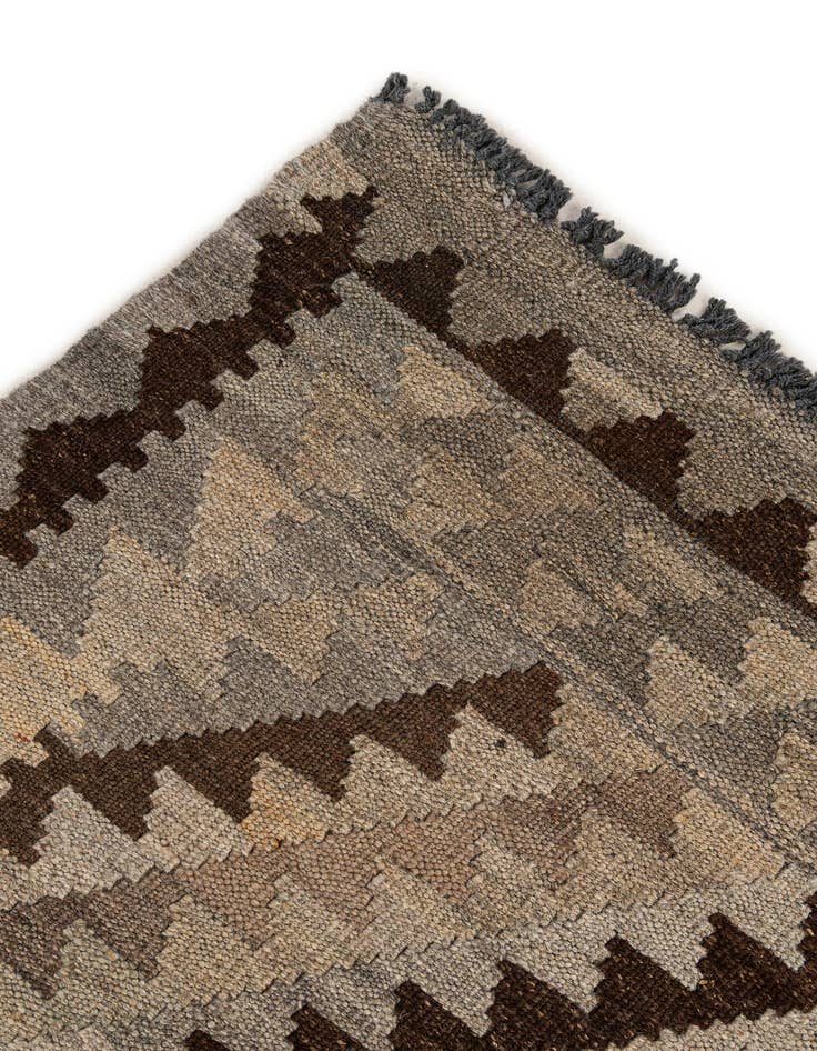 Detail image of 4' 1 x 6' 3  Hand Woven Kilim Maymana Wool Rug