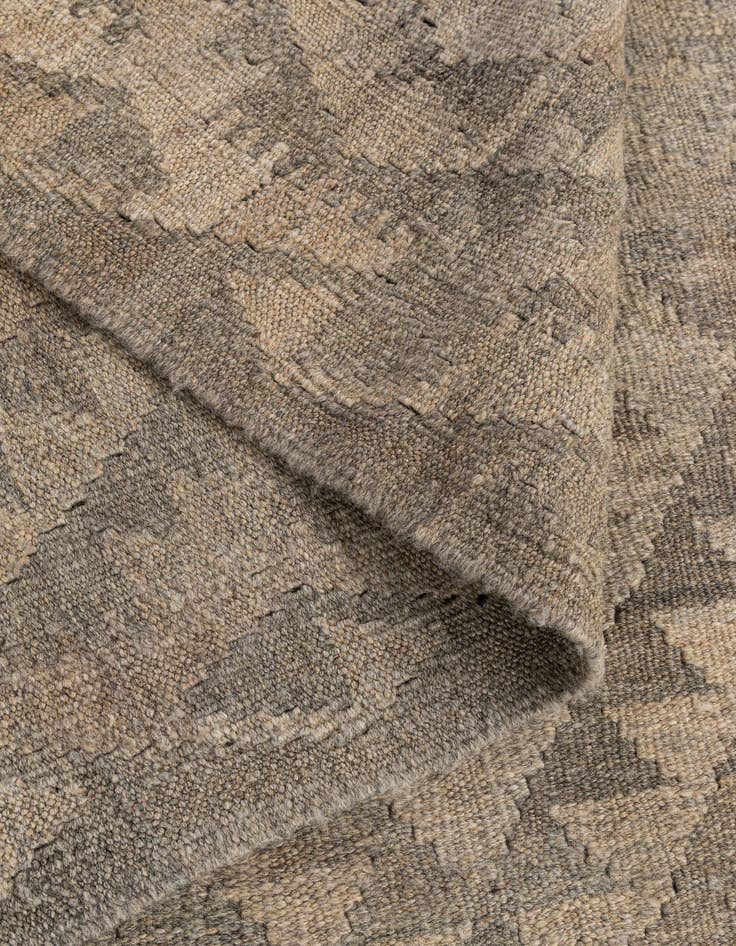 Detail image of 4' 3 x 6' 3  Hand Woven Kilim Maymana Wool Rug