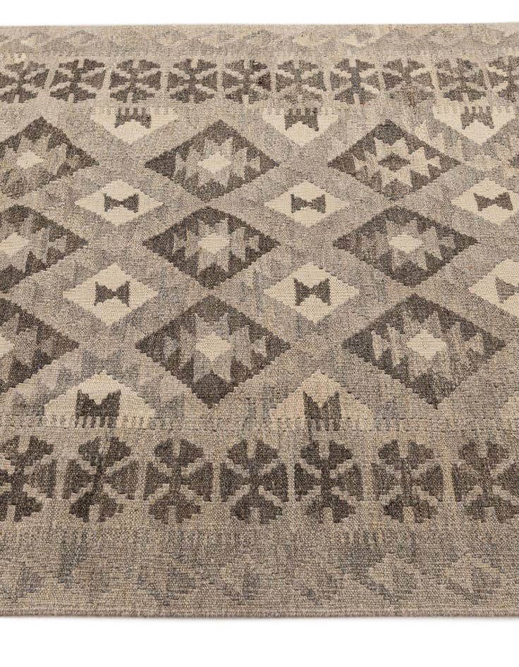 Detail image of 4' 2 x 6' 2  Hand Woven Kilim Maymana Wool Rug