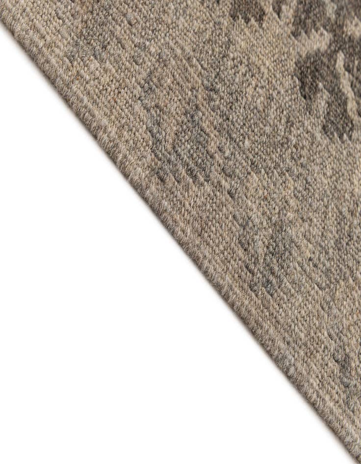 Detail image of 4' 2 x 6' 2  Hand Woven Kilim Maymana Wool Rug