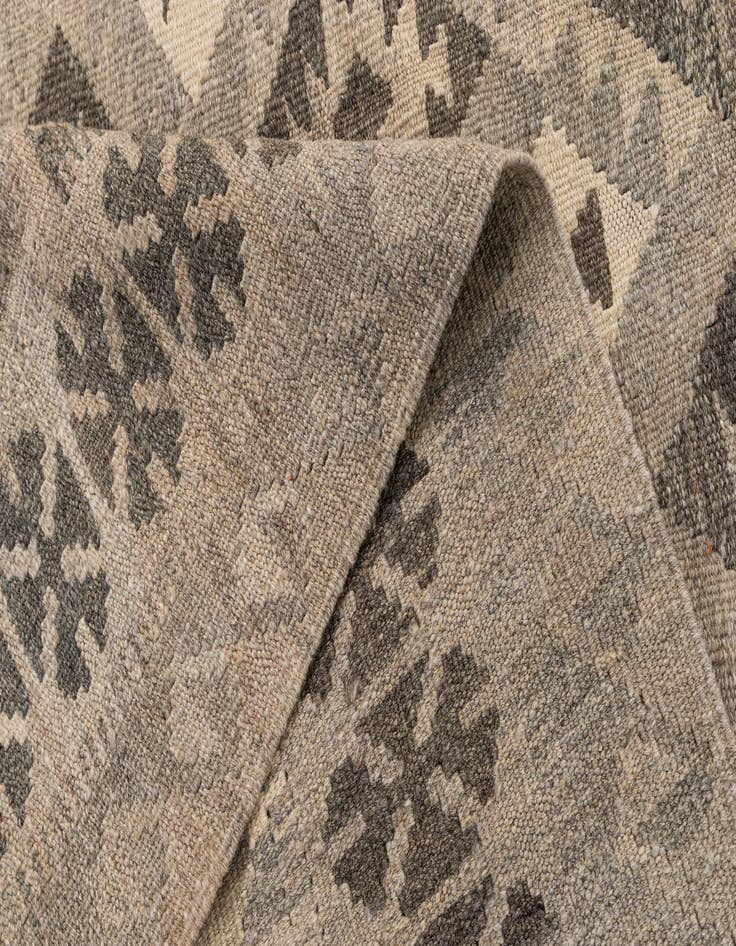 Detail image of 4' 2 x 6' 2  Hand Woven Kilim Maymana Wool Rug