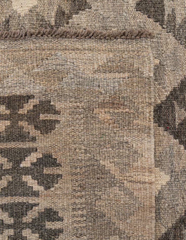 Detail image of 4' 2 x 6' 2  Hand Woven Kilim Maymana Wool Rug