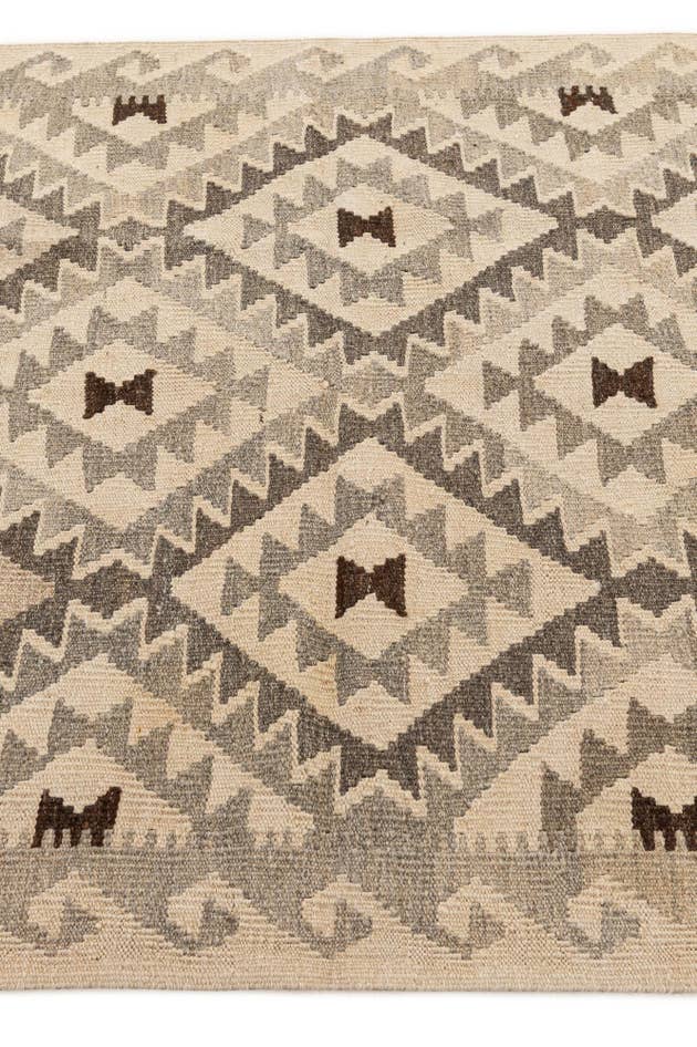 Detail image of 3' 5 x 4' 10 Hand Woven Kilim Maymana Wool Rug