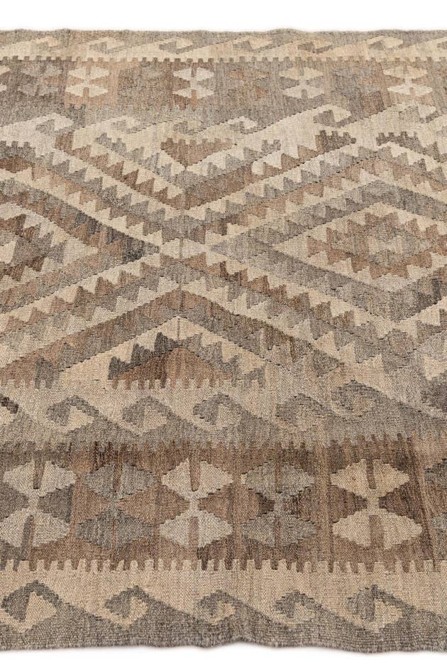 Detail image of 4' 5 x 6' 2 Hand Woven Kilim Maymana Wool Rug