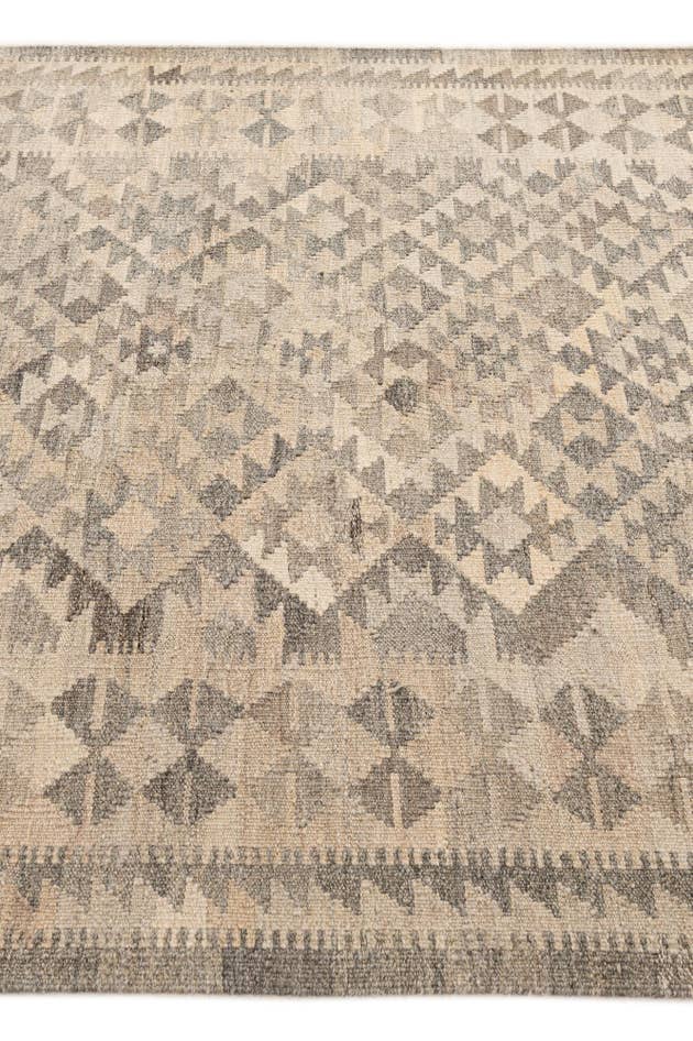 Detail image of 4' 8 x 6' 5 Hand Woven Kilim Maymana Wool Rug