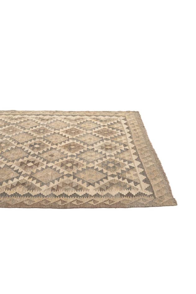 Detail image of 5' x 6' 7 Hand Woven Kilim Maymana Wool Rug