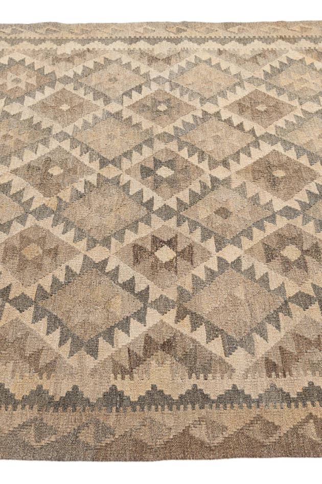 Detail image of 5' x 6' 7 Hand Woven Kilim Maymana Wool Rug